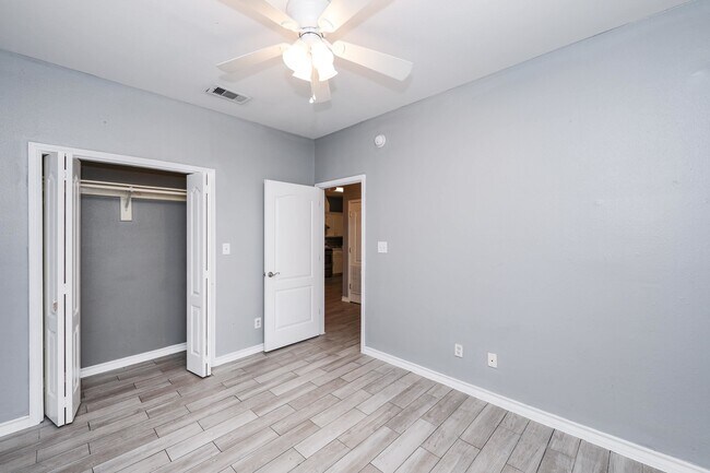 Building Photo - 205 W San Carlos St