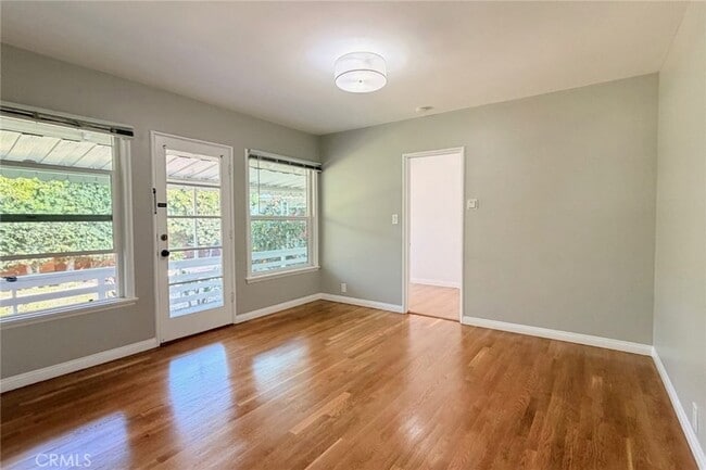 Building Photo - 1505 N Rosewood Ave