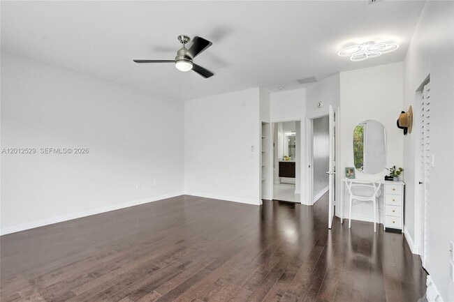 Building Photo - 2708 NE 30th Pl