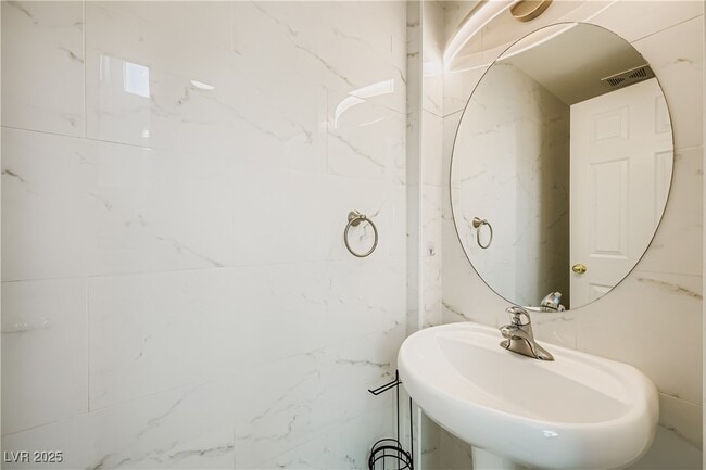 Building Photo - 6048 Attavilla Dr