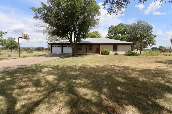 Building Photo - FOR LEASE in Brock ISD!! Updated 3 BR - 2 ...