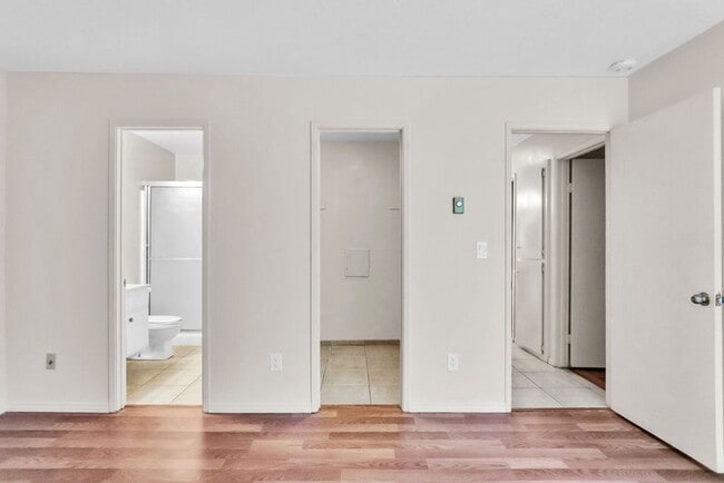 Building Photo - Great three bedroom/two bath single level ...