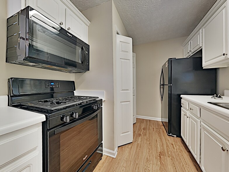 Building Photo - 105 Unity Cove