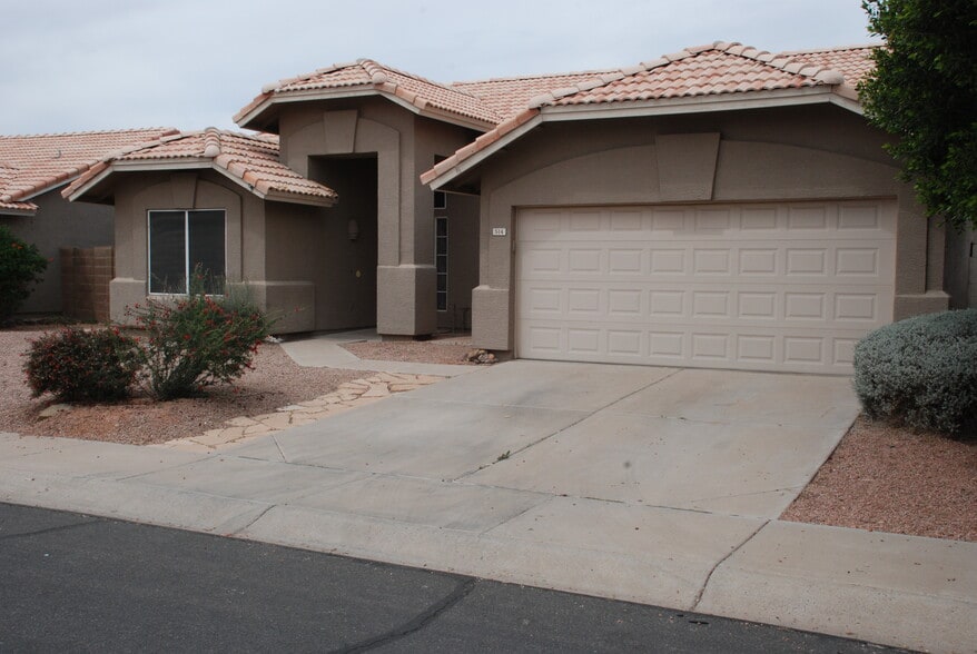 Building Photo - 514 W Laredo Ave