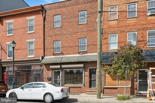 Building Photo - 2972 Richmond St