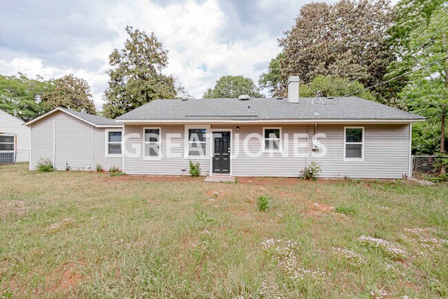 Building Photo - NOW OFFERING HALF OFF THE FIRST FULL MONTH...
