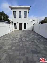 Building Photo - 14121 Califa St