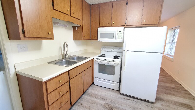 Building Photo - 210 Bolton Cir