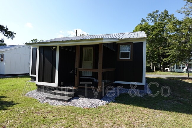 Building Photo - 4261 Kelson Ave