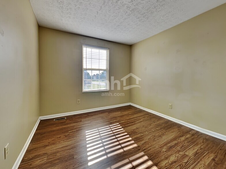 Building Photo - 599 Whispering Pines Pl