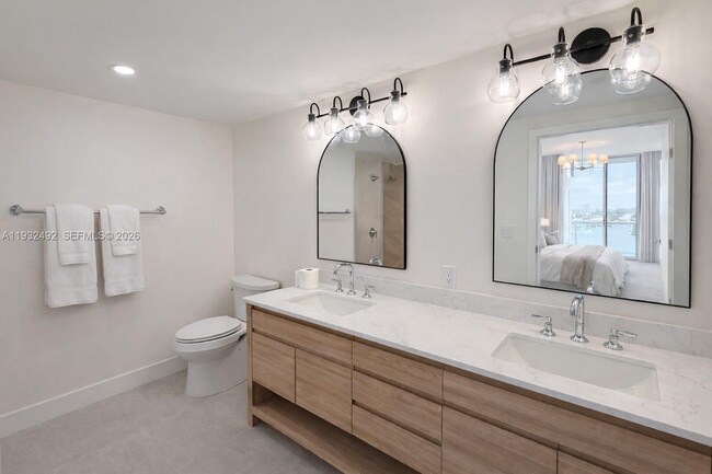 Building Photo - 17050 N Bay Rd