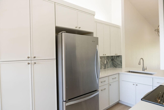 Building Photo - 602 Pinecrest Cir