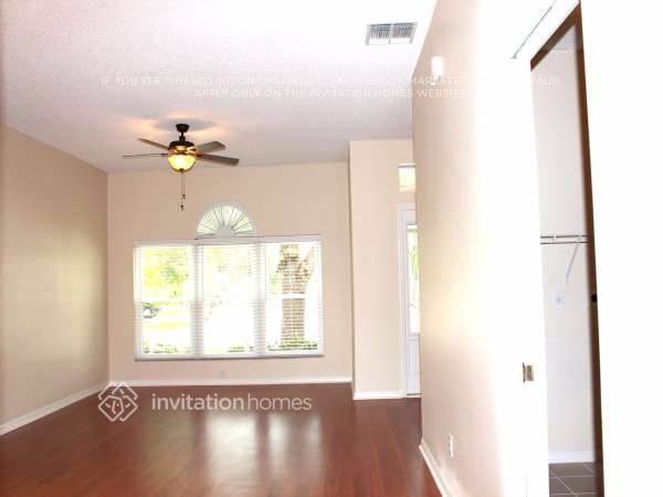 Building Photo - 4200 Kingbird Ct