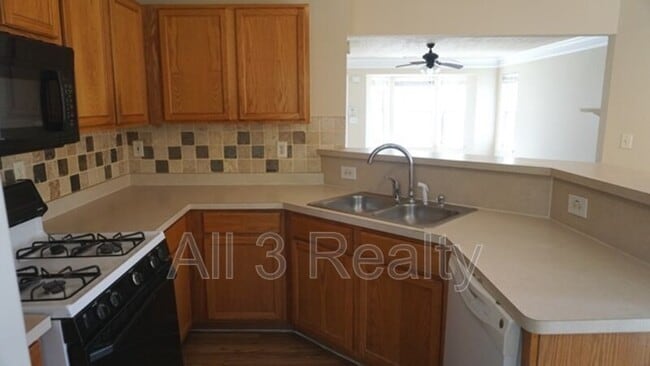 Building Photo - 5705 Hampton Ct