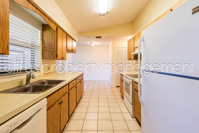 Building Photo - 3/2 Home in Alafaya Woods