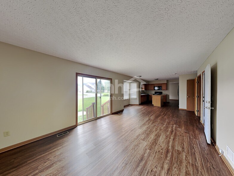 Building Photo - 6647 Hilmar Dr