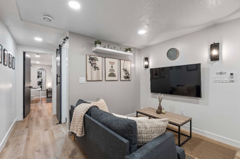 Building Photo - 610 W 5735 S