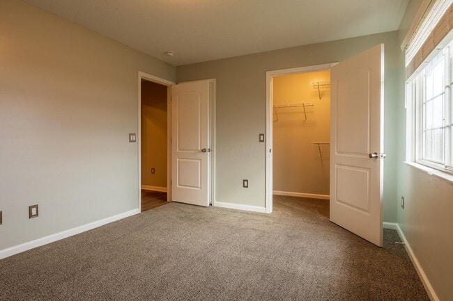 Building Photo - 8081 Crane's Crossing Dr