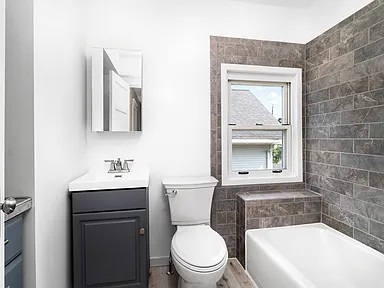 Newly remodeled bathroom - 922 N 14th Ave E