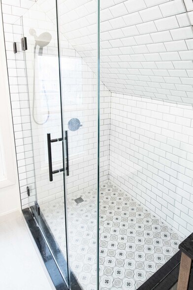 Building Photo - 235 Mount Hope St