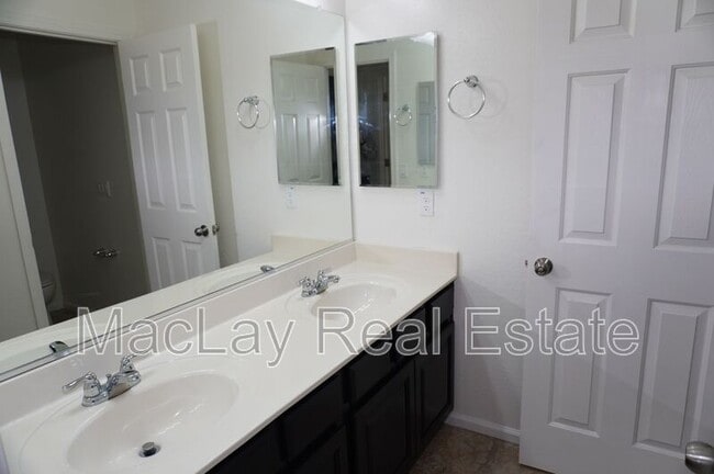 Building Photo - 3263 S Miller Dr