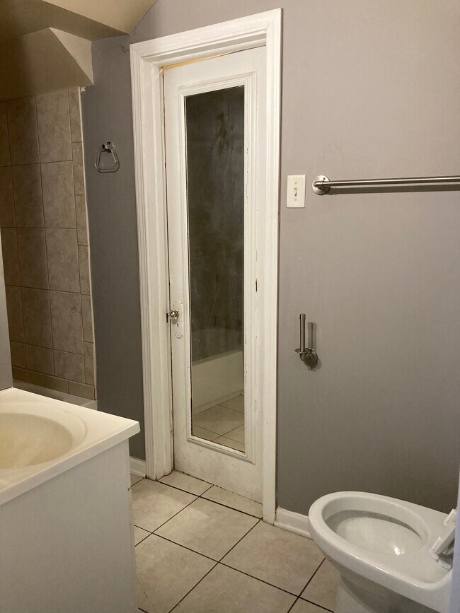 Building Photo - 1620 East Ave