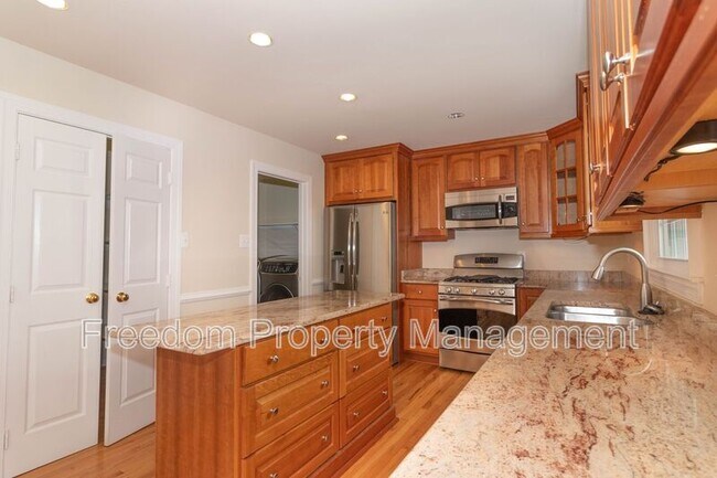 Building Photo - 80 Brookshire Dr