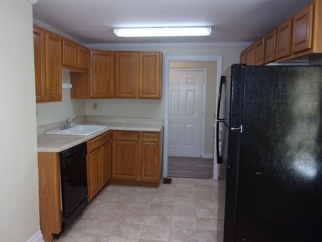 Building Photo - Cute House with Large Backyard and Deck