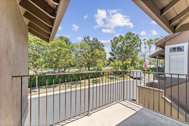 Building Photo - Beautiful 2 Bedroom Condo in Anaheim Hills !