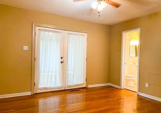 Building Photo - 3 Bed 2 Bath in Jville!