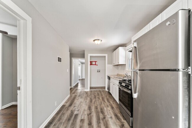Building Photo - 1119 E 84th St