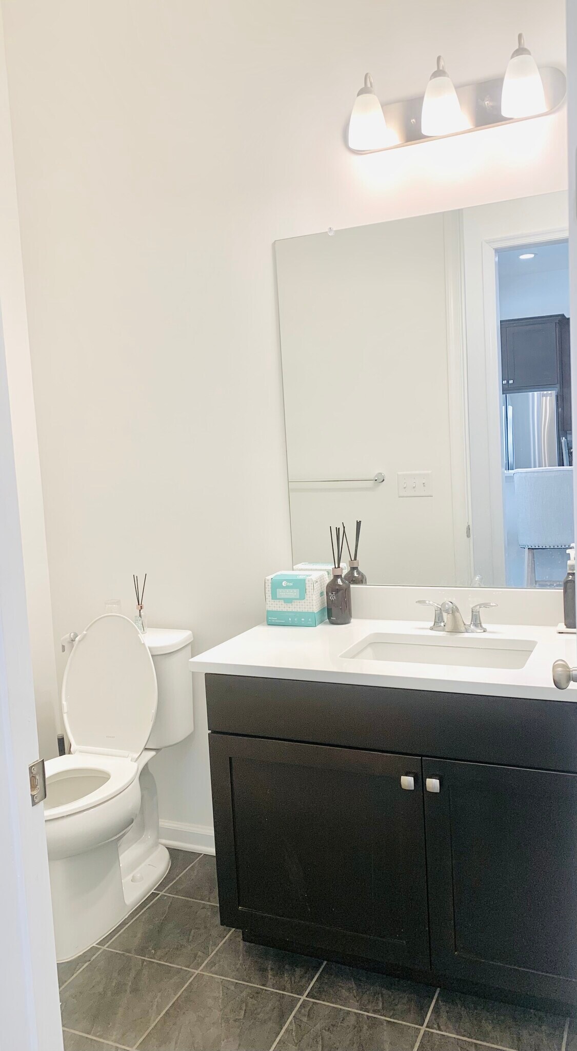 Building Photo - 33 Parkside Ln