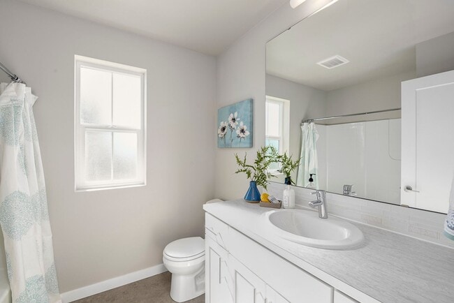 Building Photo - 4 Bedroom with Greenspace Privacy!