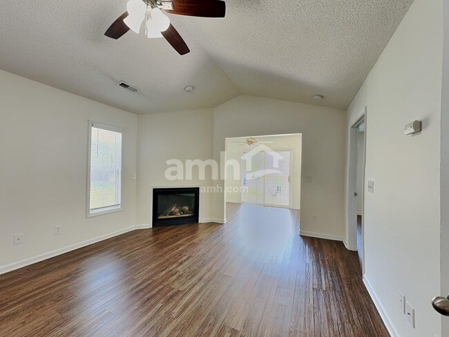 Building Photo - 106 Charlotte Ct