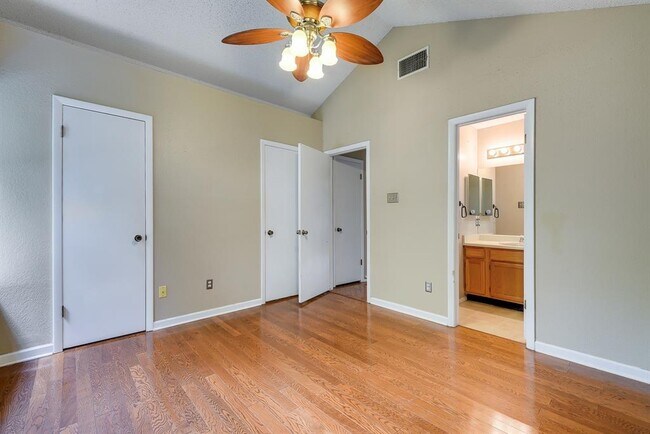 Building Photo - 1411 Gracy Farms Ln