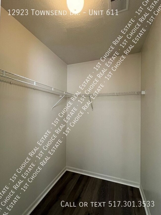 Building Photo - 12923 Townsend Dr