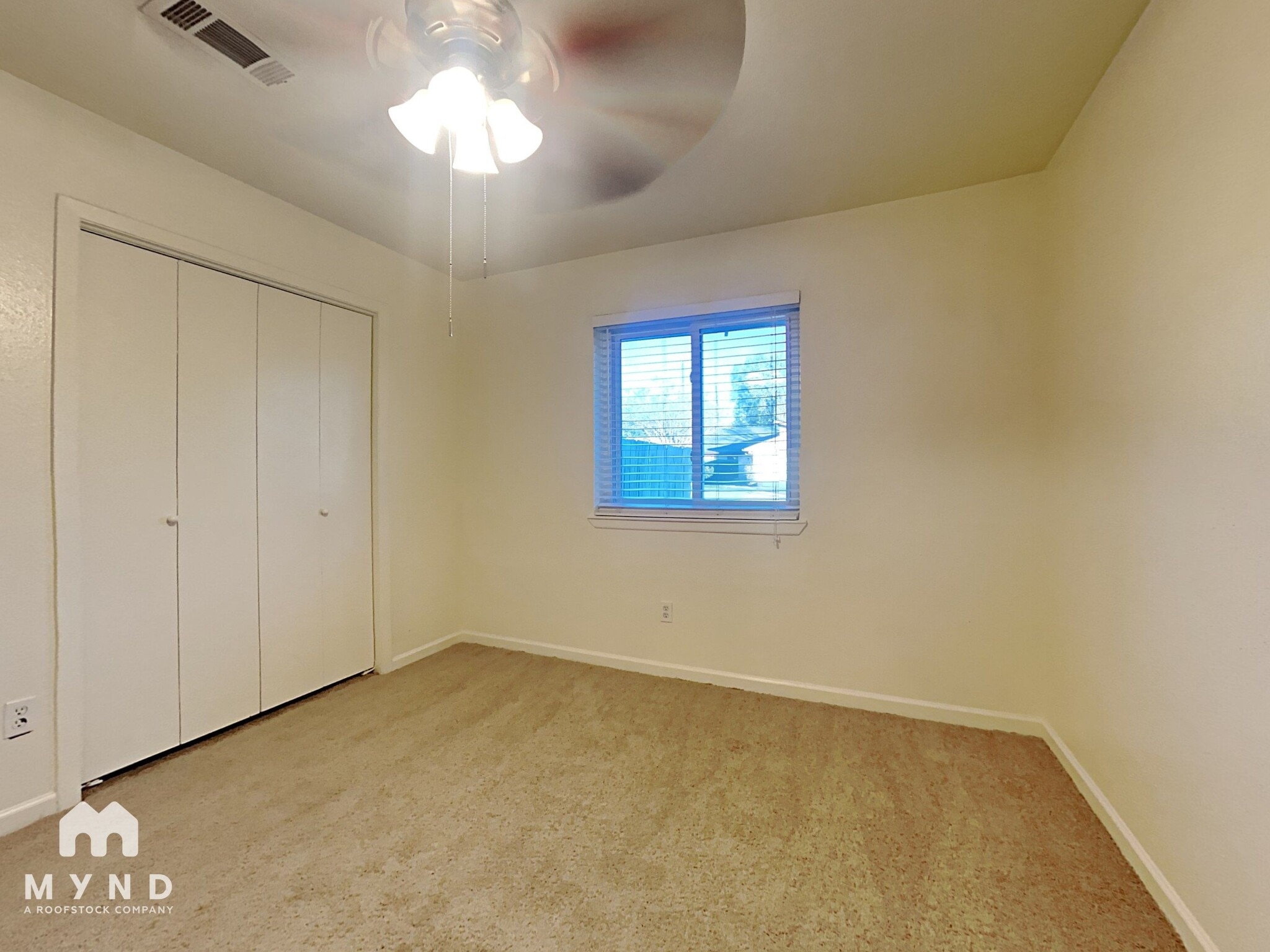 Building Photo - 10002 Green Valley Ln