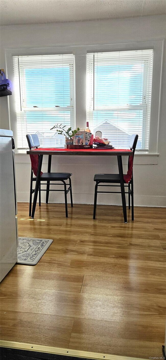 Building Photo - 56 4th Ave