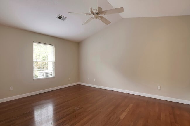 Building Photo - 540 Battlecreek Way