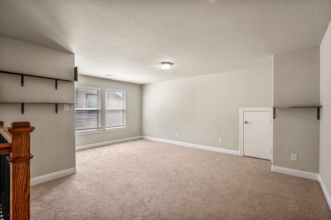 Building Photo - 16719 Highland Country Dr