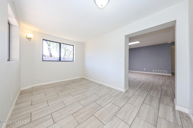 Building Photo - 7620 E Linden St