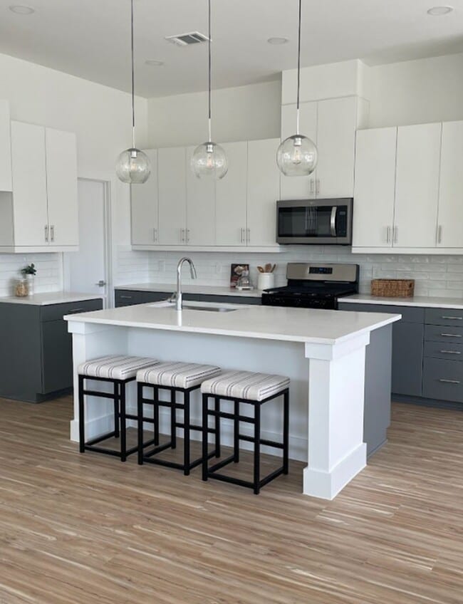 Building Photo - 2103 Holman St