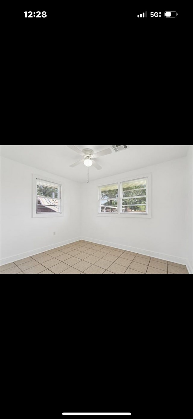 Building Photo - 347 Olive Dr