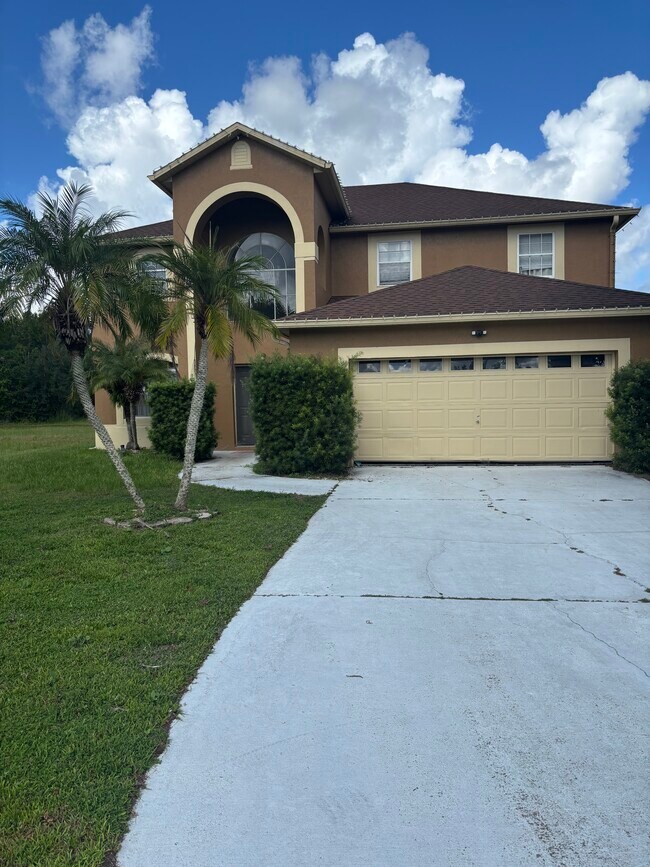 Building Photo - 608 Messina Way
