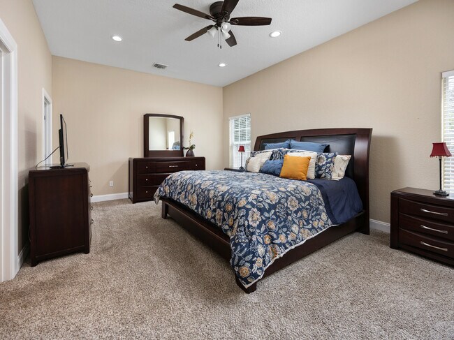 Building Photo - 1826 W French Pl