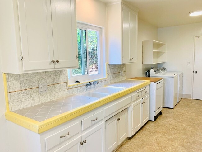 Building Photo - BEAUTIFUL 3BD/1.5BA POINT LOMA SINGLE FAMILY HOME! $4,995/mo