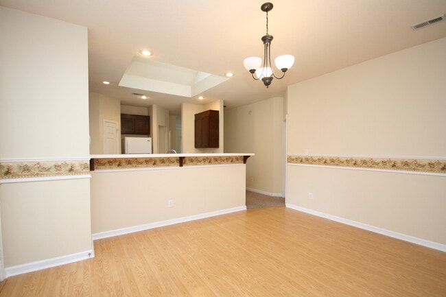 Building Photo - 215 River Oaks Dr