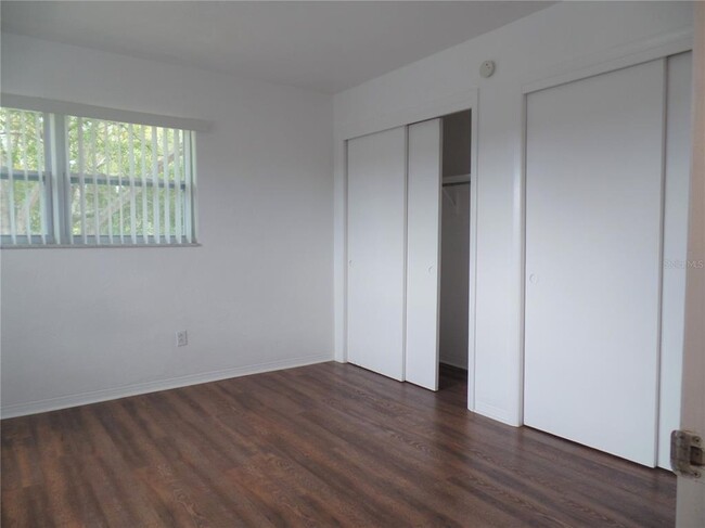 Building Photo - 1240 70th St N