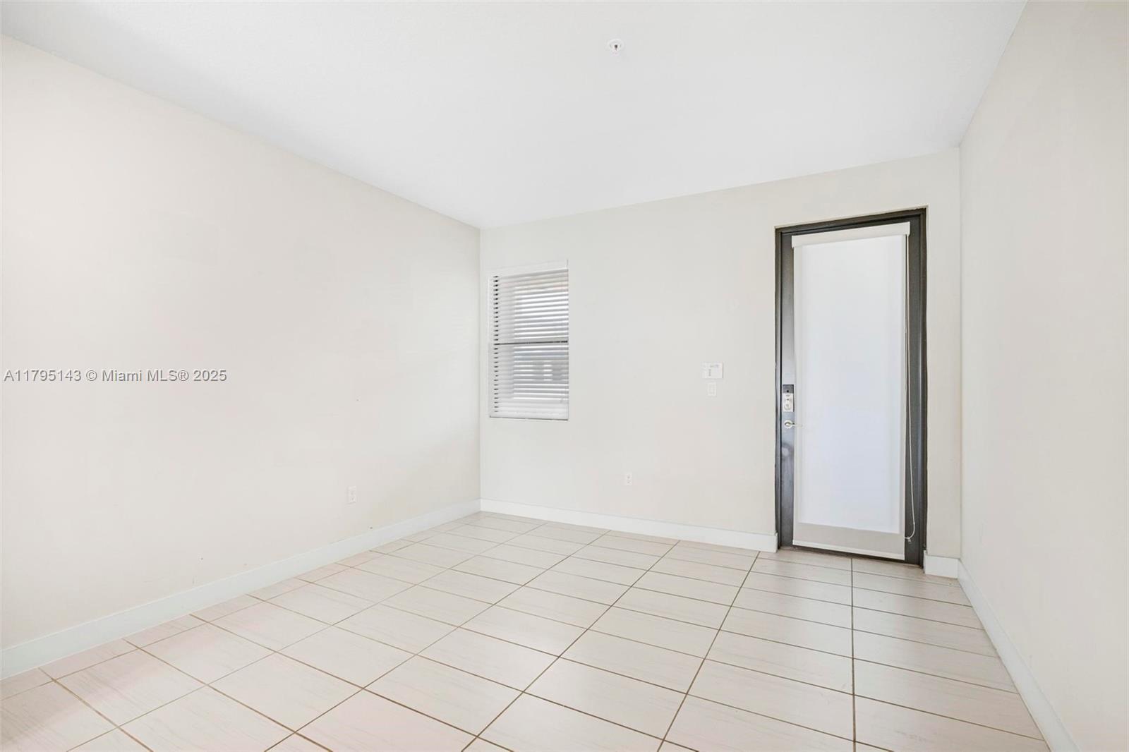 Building Photo - 7865 NW 104th Ave