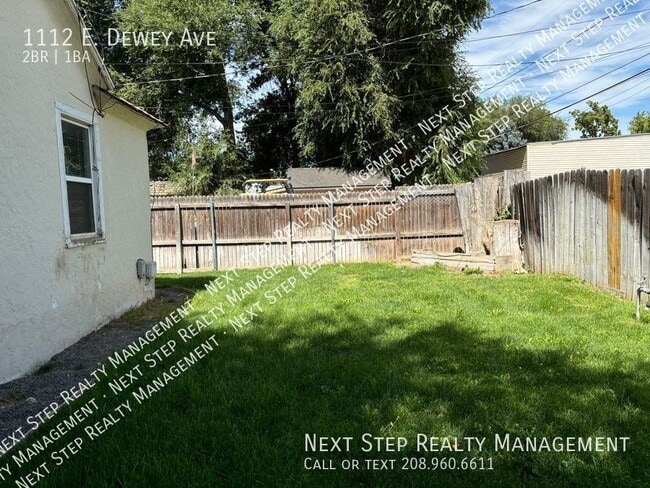 Building Photo - 1112 E Dewey Ave